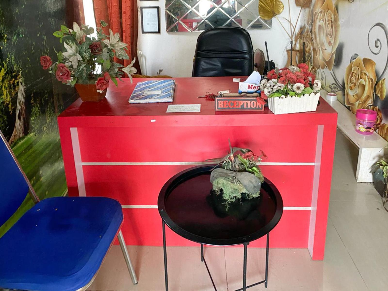 Reddoorz Near Pantai Idola Banyutowo Hotel D'Llala Pati Экстерьер фото
